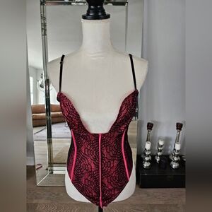 Hot Pink Black Lace Plunge Pretty little thing bodysuit SZ 4 US